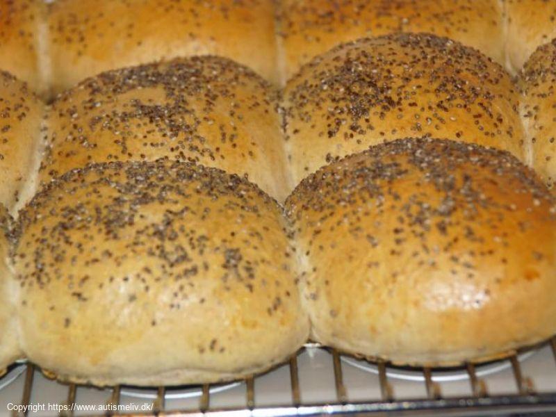Fuldkorns Burgerboller med bageenzymer